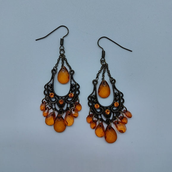 ⭐2 for $10⭐ Orange chandelier earring - Picture 3 of 3
